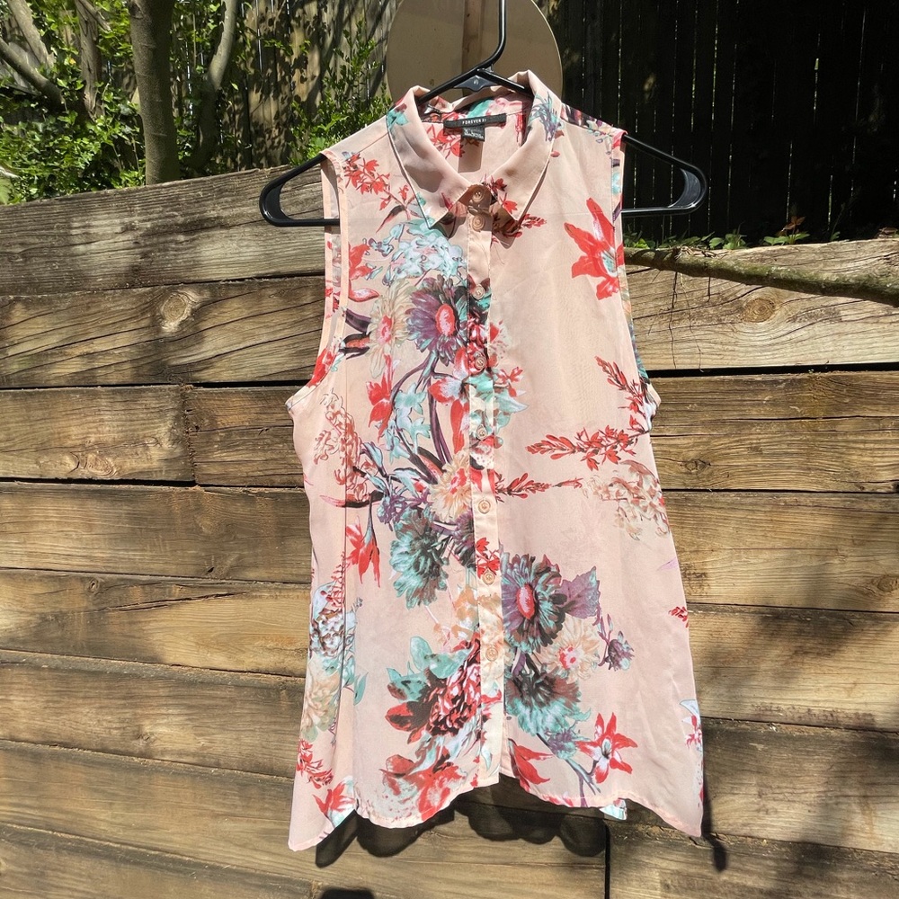 Small Forever 21 woman’s tropical floral pattern tank blouse